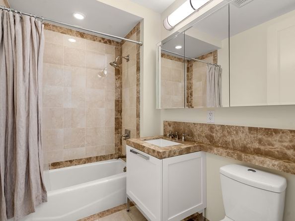 400 Stuart St 15J, Boston MA 02116