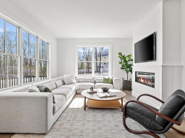 26 Common Court 26, Lexington MA 02421