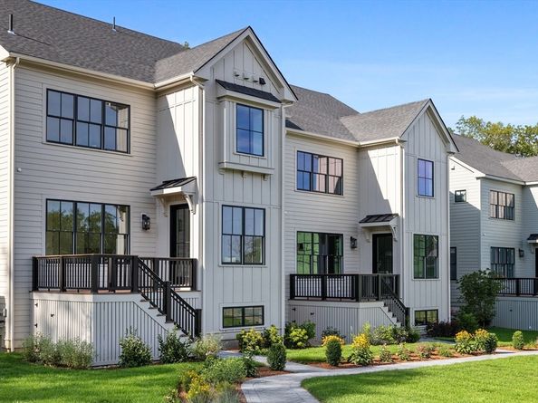 26 Common Court 26, Lexington MA 02421