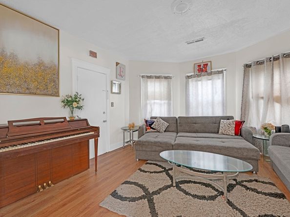 29 Whitcomb St, Webster MA 01570