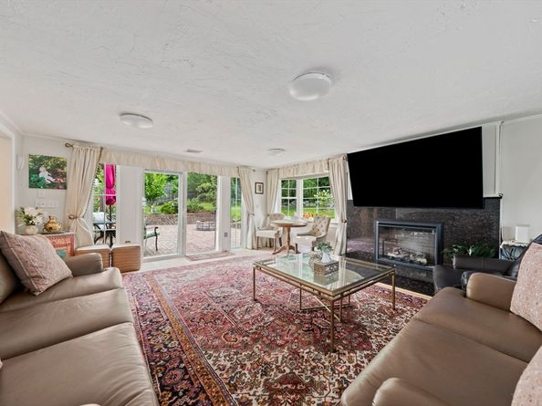 92 Mercury Street, Weymouth MA 02188