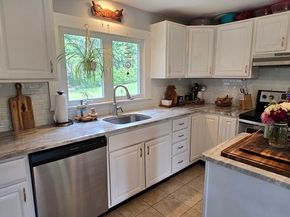 1632 N Brookfield Rd, Oakham MA 01068
