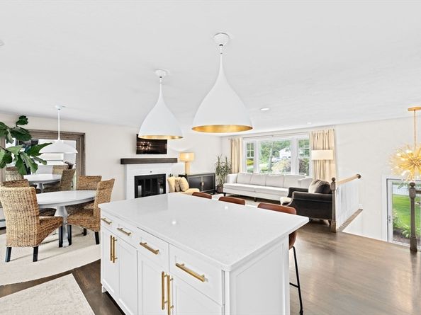 40 Brewster Rd, Cohasset MA 02025