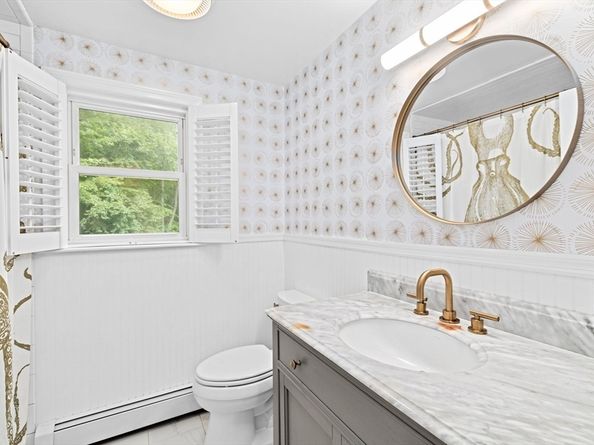 40 Brewster Rd, Cohasset MA 02025