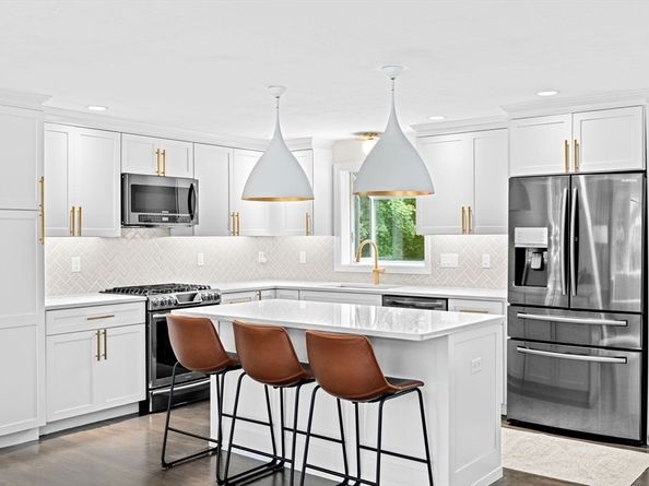 40 Brewster Rd, Cohasset MA 02025