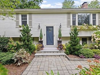 40 Brewster Rd