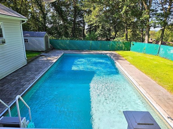 5 Stanford Cir, Milford MA 01757