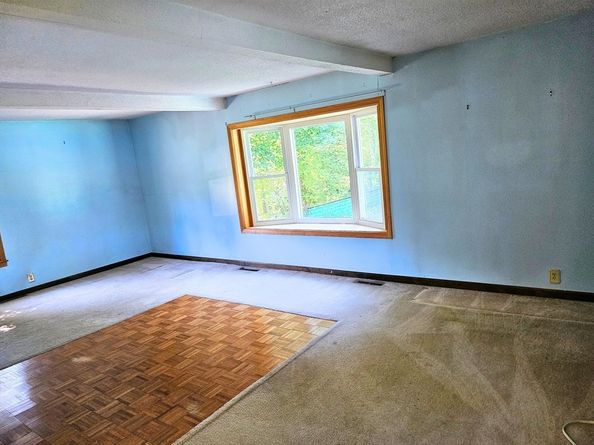 5 Stanford Cir, Milford MA 01757