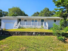 5 Stanford Cir, Milford MA 01757