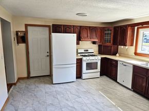 5 Stanford Cir, Milford MA 01757