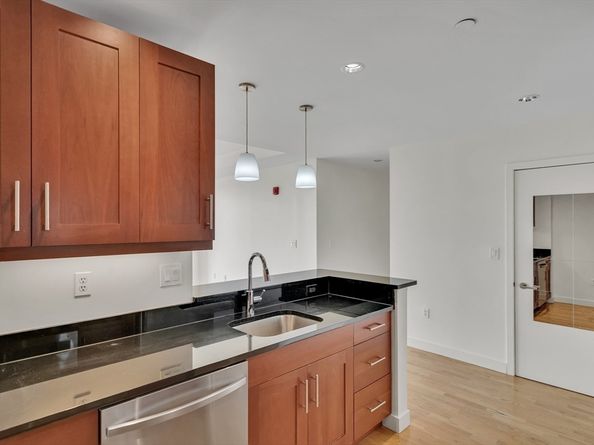 100 Station Lndg 1008, Medford MA 02155