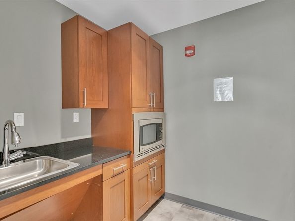 100 Station Lndg 1008, Medford MA 02155