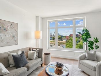 100 Lovejoy Wharf