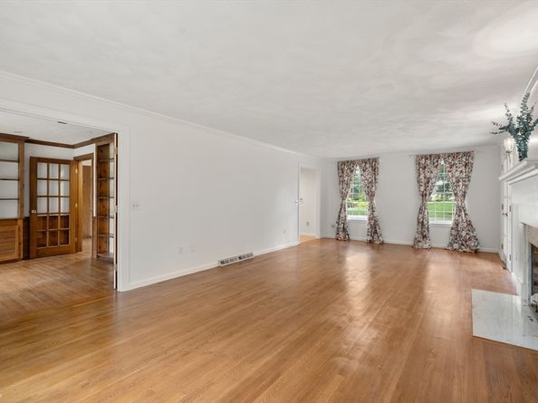 20 Shadow Oak Drive, Sudbury MA 01776