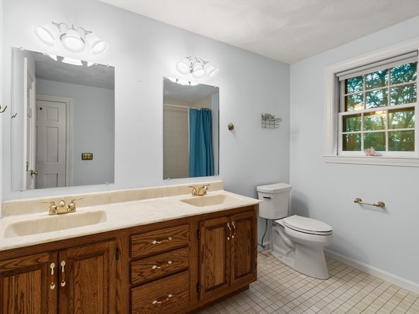 20 Shadow Oak Drive, Sudbury MA 01776