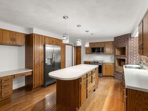 20 Shadow Oak Drive, Sudbury MA 01776