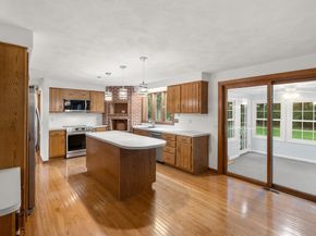 20 Shadow Oak Drive, Sudbury MA 01776