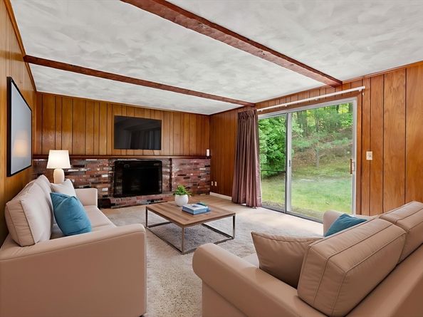 16 Larnis Road, Framingham MA 01701
