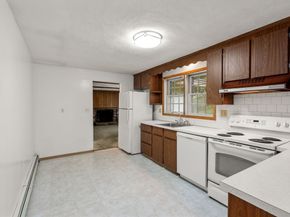 16 Larnis Road, Framingham MA 01701
