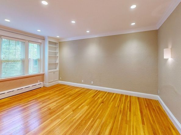 52 Babcock 1, Brookline MA 02446