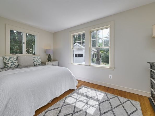16 Fairlee Rd, Newton MA 02468