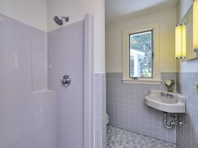 16 Fairlee Rd, Newton MA 02468