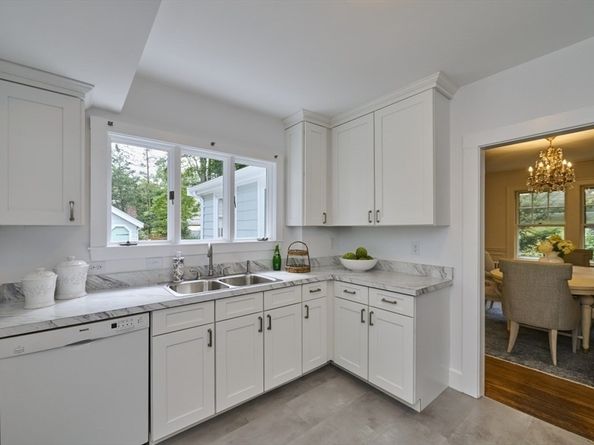 16 Fairlee Rd, Newton MA 02468