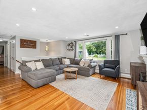 9 Jenkins Dr, Billerica MA 01862