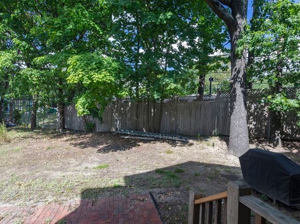 1077 Boylston St, Newton MA 02161