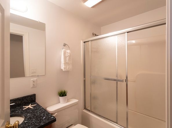 1077 Boylston St, Newton MA 02161