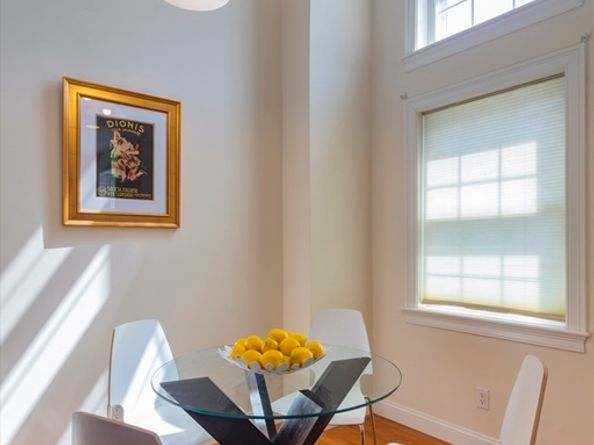1077 Boylston St, Newton MA 02161