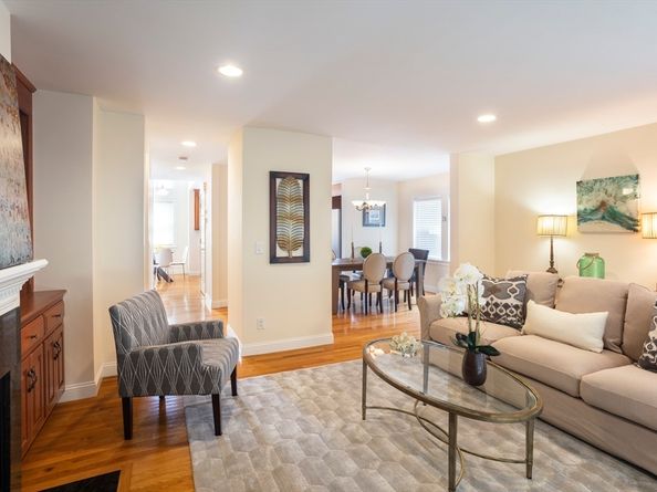 1077 Boylston St, Newton MA 02161