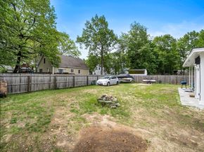 22 2nd Ave, Leominster MA 01453