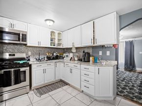 22 2nd Ave, Leominster MA 01453