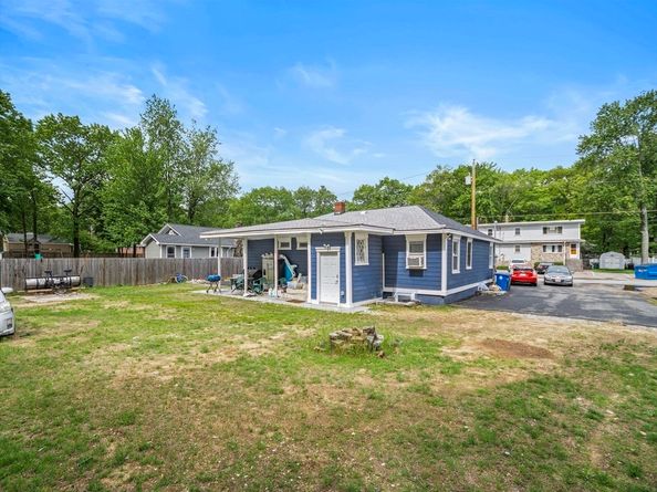 22 2nd Ave, Leominster MA 01453