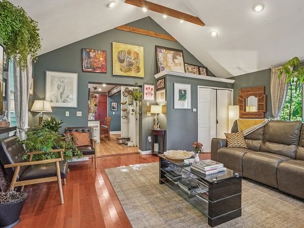 28 Gordon Rd, Medford MA 02155