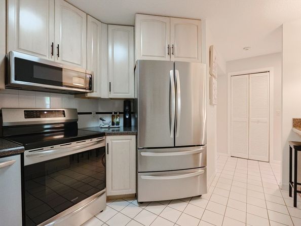 51 Pettee St 13, Newton MA 02464