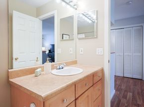 51 Pettee St 13, Newton MA 02464