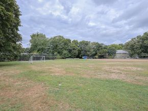 51 Pettee St 13, Newton MA 02464