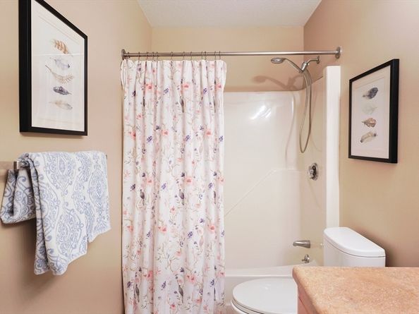 51 Pettee St 13, Newton MA 02464