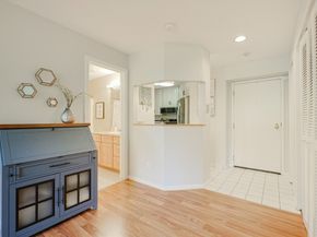 51 Pettee St 13, Newton MA 02464