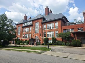 51 Pettee St 13, Newton MA 02464