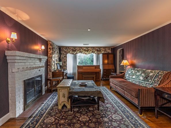 426 Conant Rd., Weston MA 02493