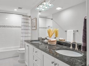 27 Warren St 1, Newburyport MA 01950