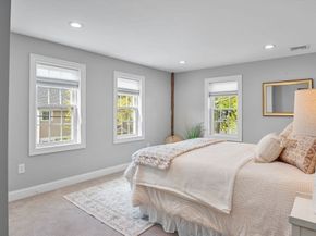 27 Warren St 1, Newburyport MA 01950