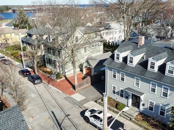 27 Warren St 1, Newburyport MA 01950