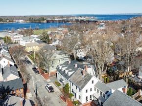 27 Warren St 1, Newburyport MA 01950