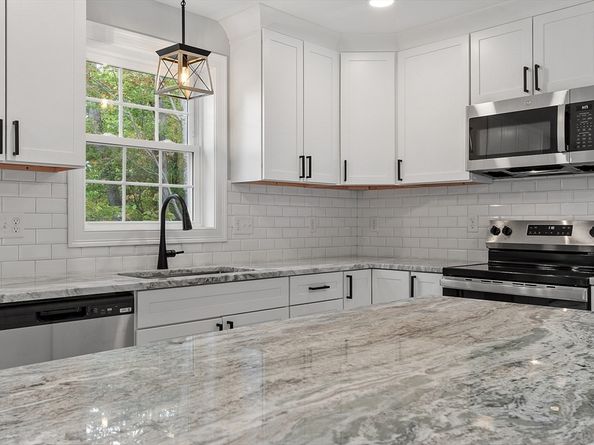 44 Bel Air Dr., Fitchburg MA 01420