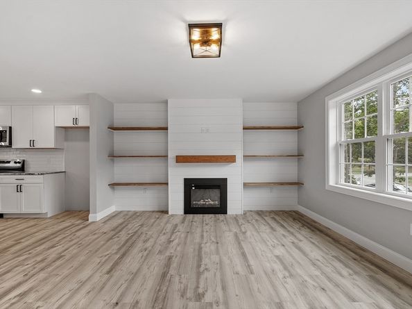 44 Bel Air Dr., Fitchburg MA 01420
