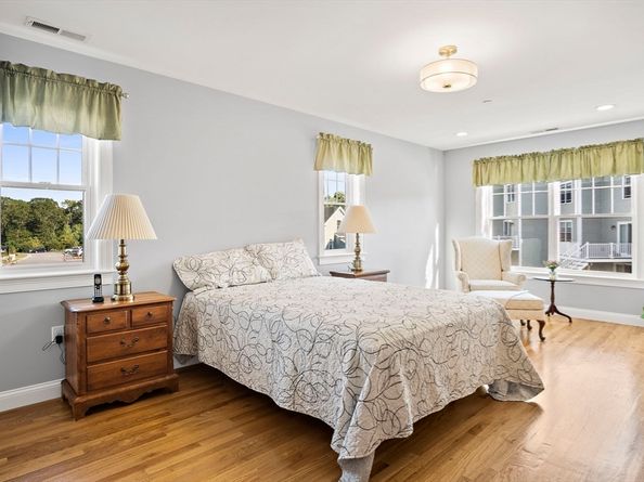 8 Winning Farm Rd 8, Woburn MA 01801
